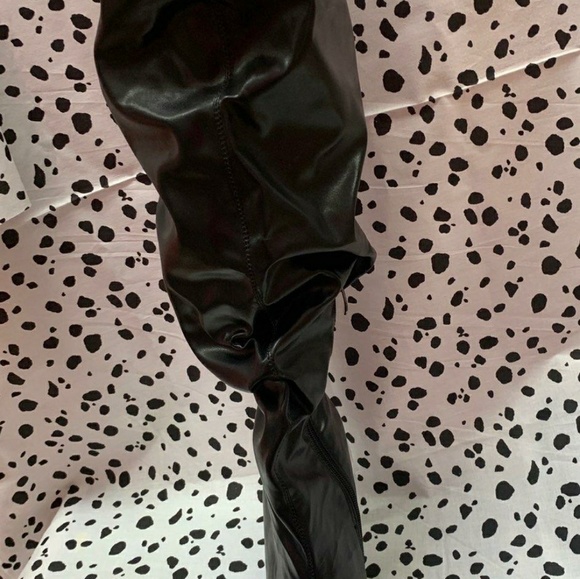 Boots - Picture 2 of 3